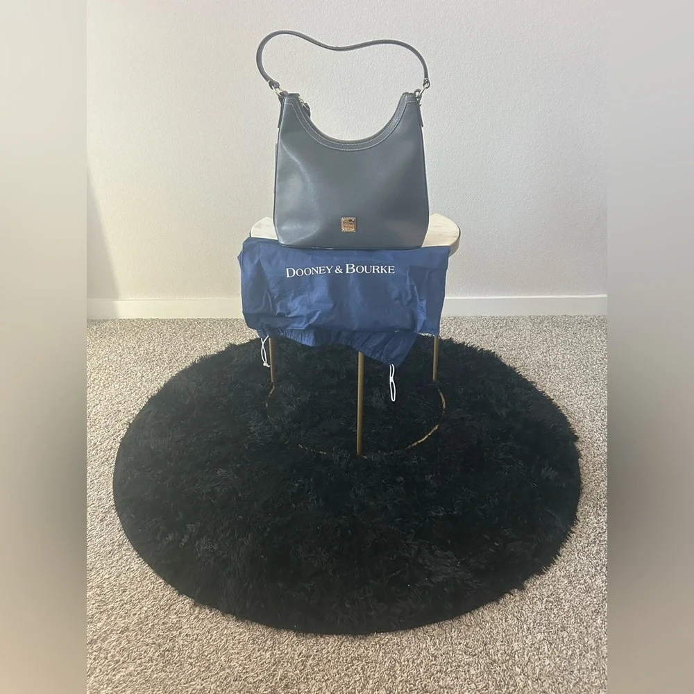 Dooney & Bourke Leather Bag | Classic Minimalist | Everyday designer |NWT - Picture 2 of 9